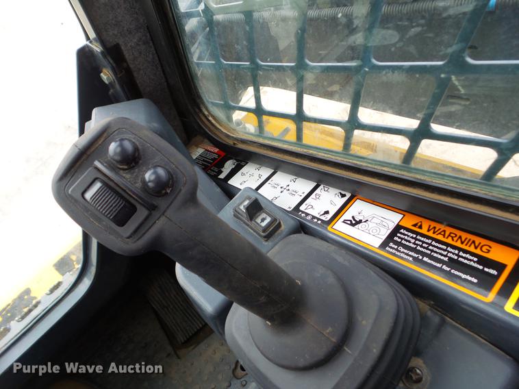 image for item L5718 2017 John Deere 333G skid steer