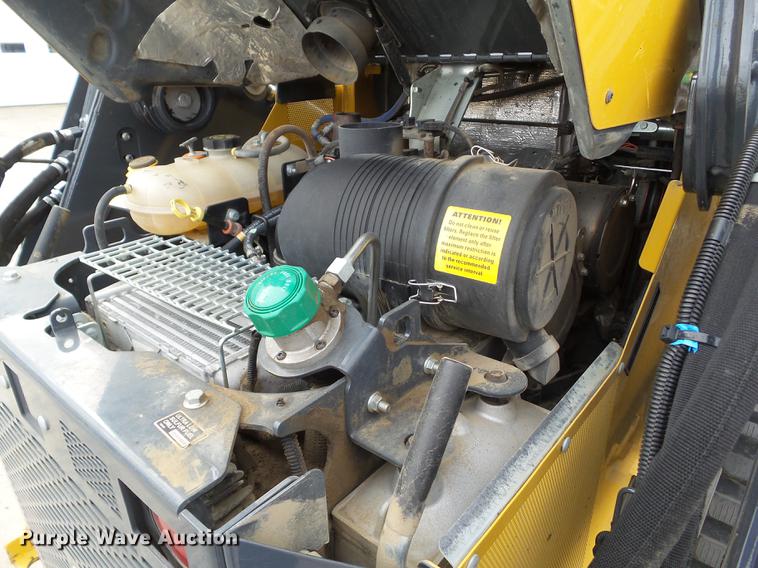 image for item L5718 2017 John Deere 333G skid steer