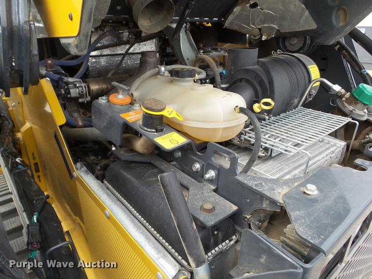 image for item L5718 2017 John Deere 333G skid steer