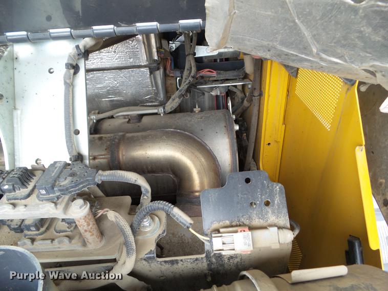 image for item L5718 2017 John Deere 333G skid steer