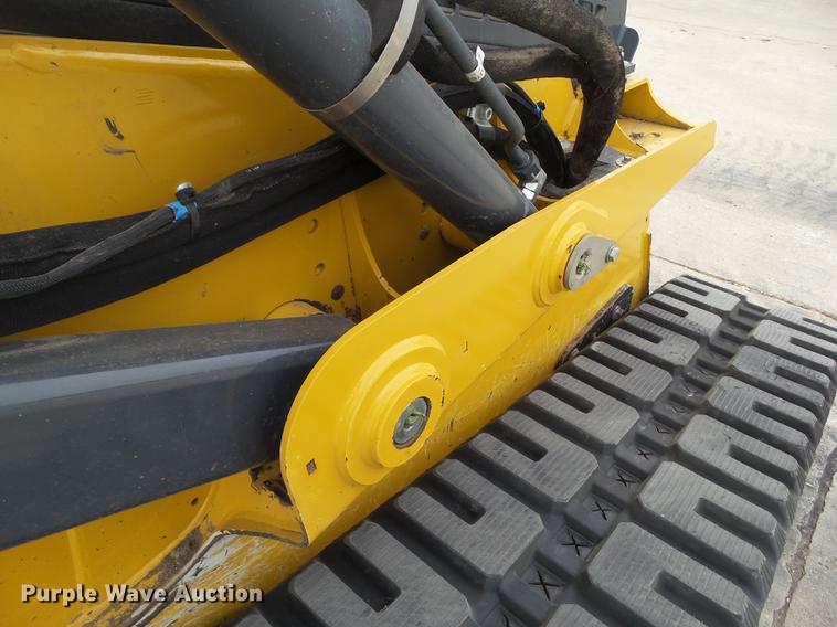 image for item L5718 2017 John Deere 333G skid steer