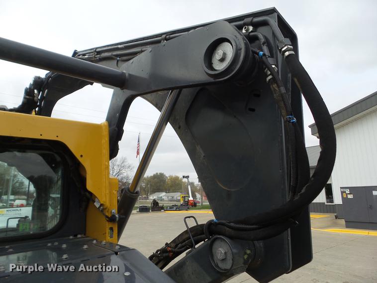 image for item L5718 2017 John Deere 333G skid steer