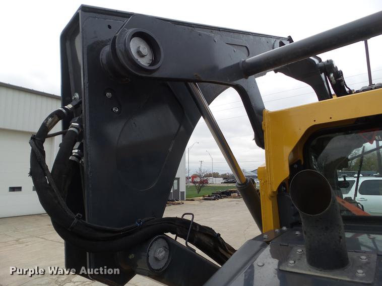 image for item L5718 2017 John Deere 333G skid steer