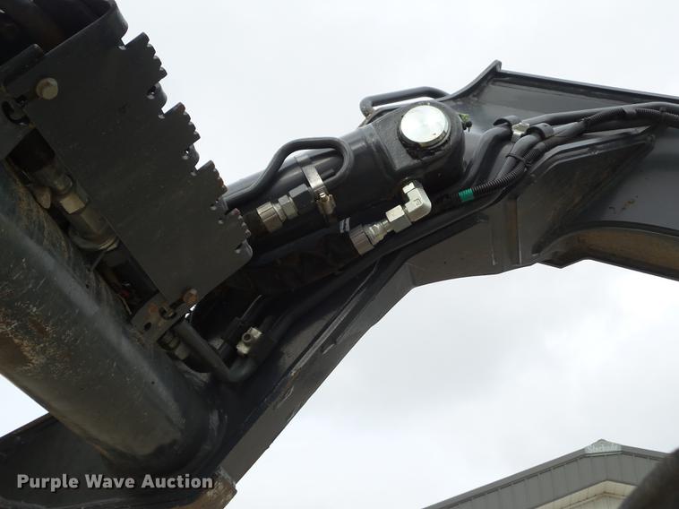 image for item L5718 2017 John Deere 333G skid steer