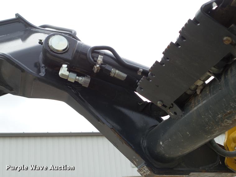 image for item L5718 2017 John Deere 333G skid steer