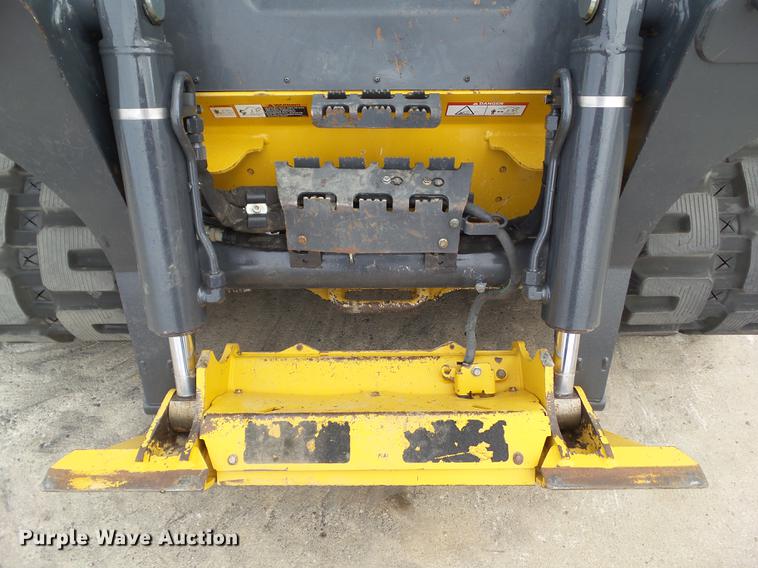 image for item L5718 2017 John Deere 333G skid steer