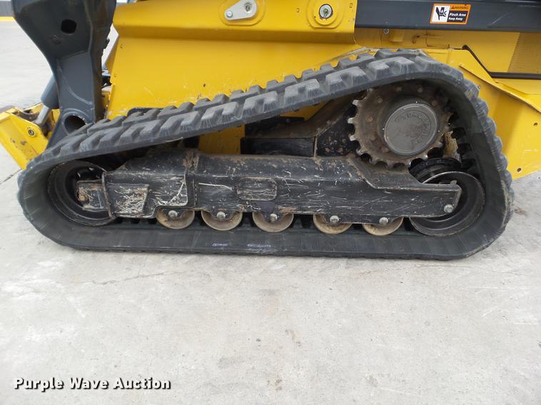 image for item L5718 2017 John Deere 333G skid steer