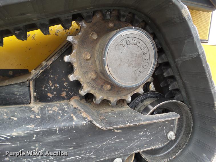 image for item L5718 2017 John Deere 333G skid steer