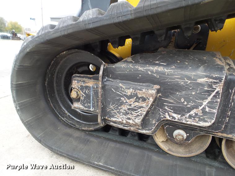 image for item L5718 2017 John Deere 333G skid steer