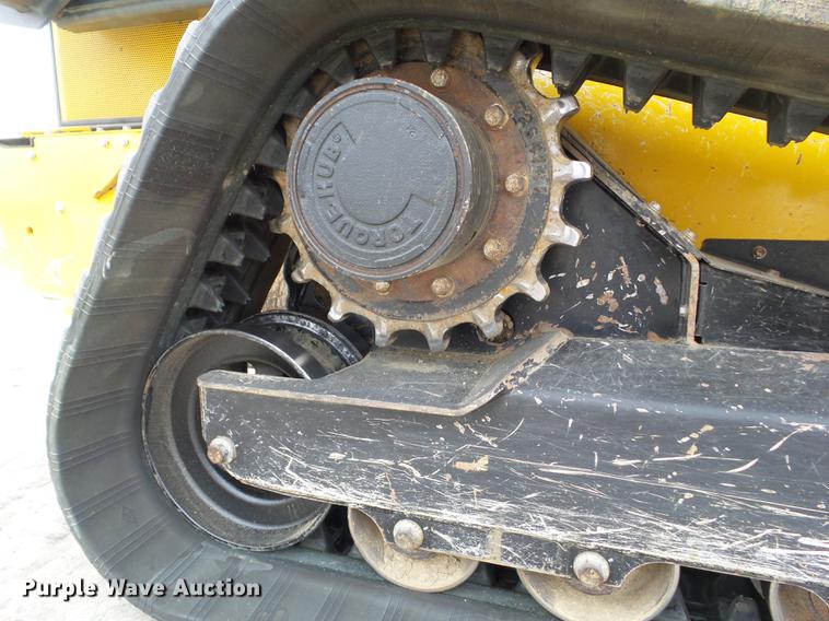 image for item L5718 2017 John Deere 333G skid steer