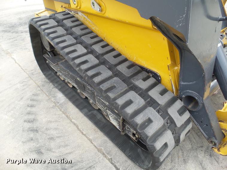 image for item L5718 2017 John Deere 333G skid steer
