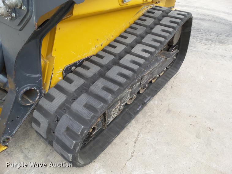 image for item L5718 2017 John Deere 333G skid steer