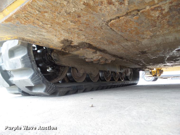 image for item L5718 2017 John Deere 333G skid steer