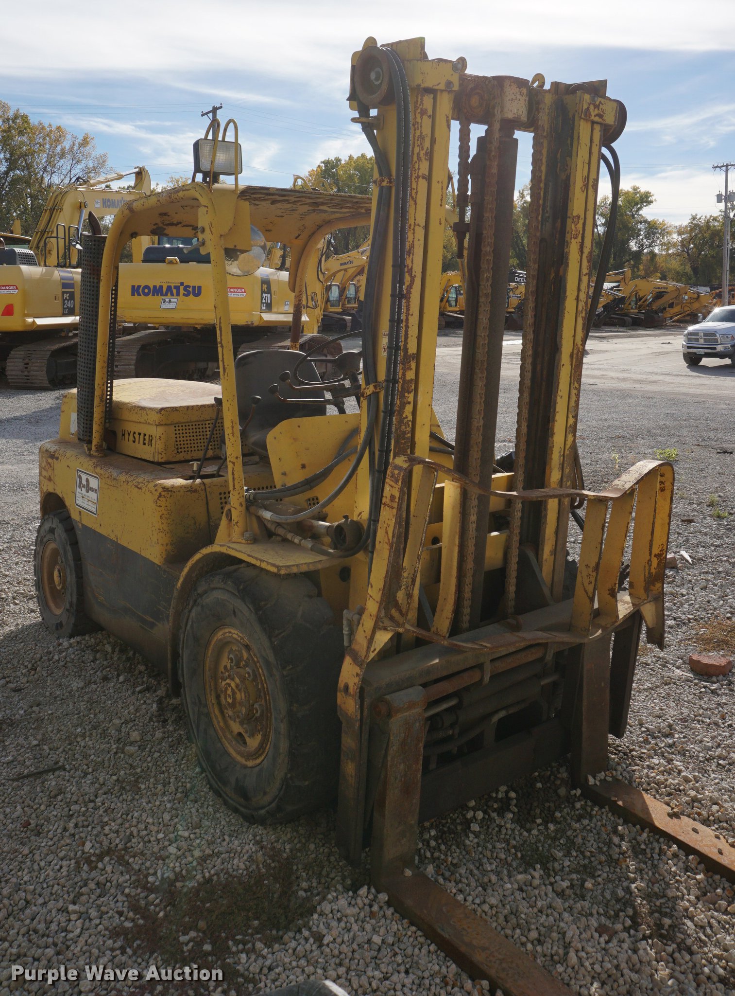 Hyster H70 forklift in Kansas City, KS Item DF1554 sold Purple Wave