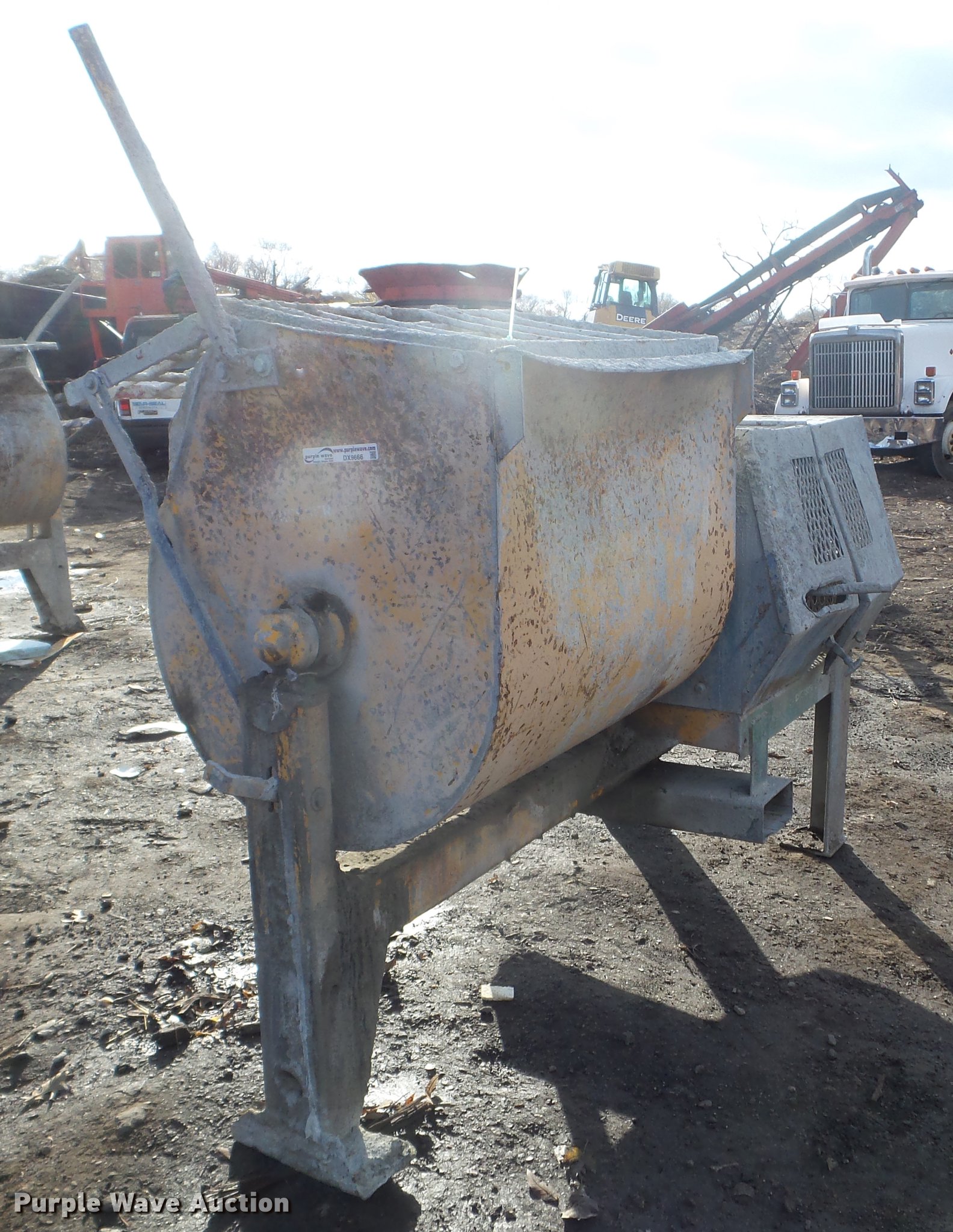 Cement mixer in Rochester, MN Item DX9666 sold Purple Wave