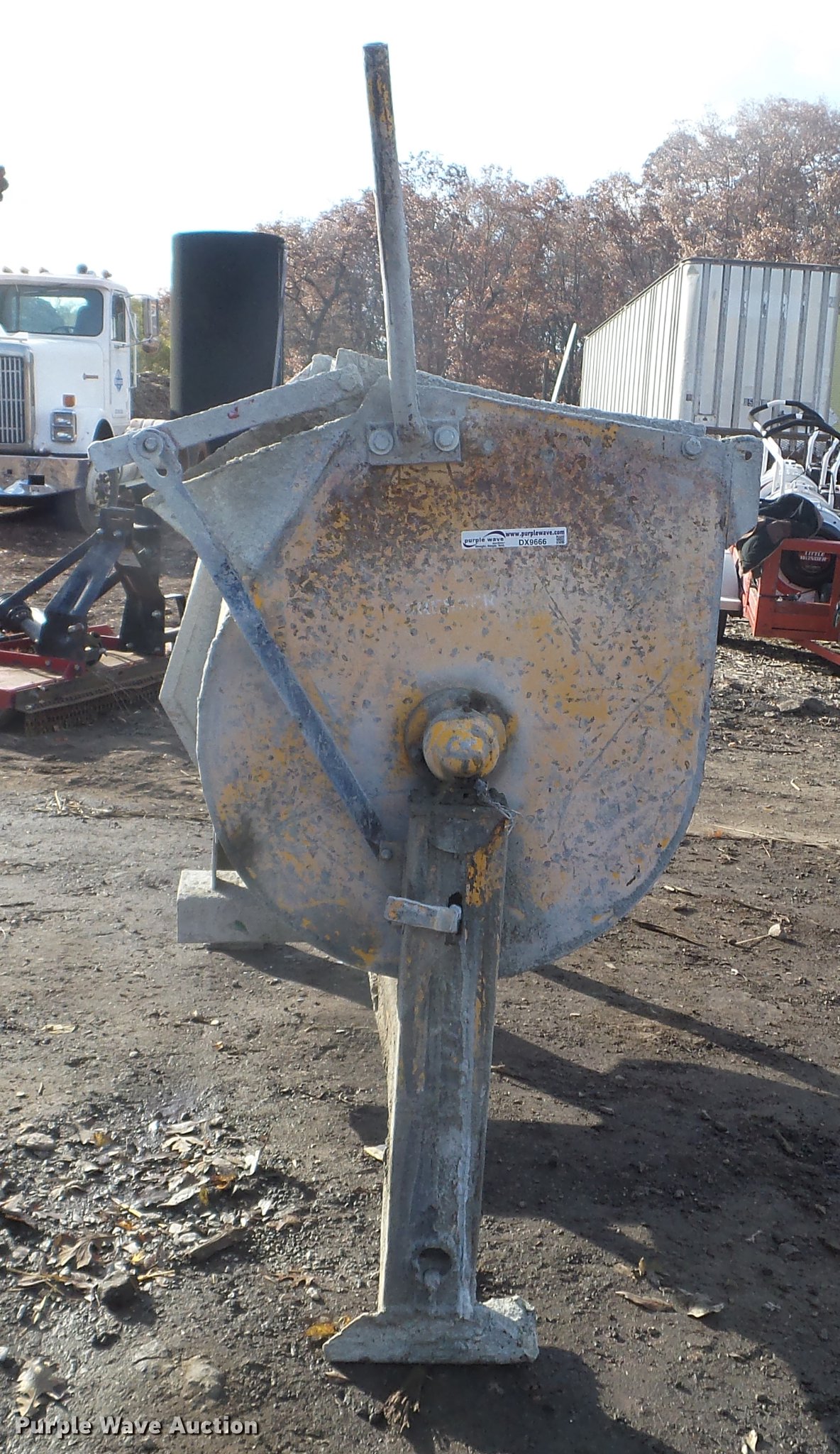 Cement mixer in Rochester, MN Item DX9666 sold Purple Wave