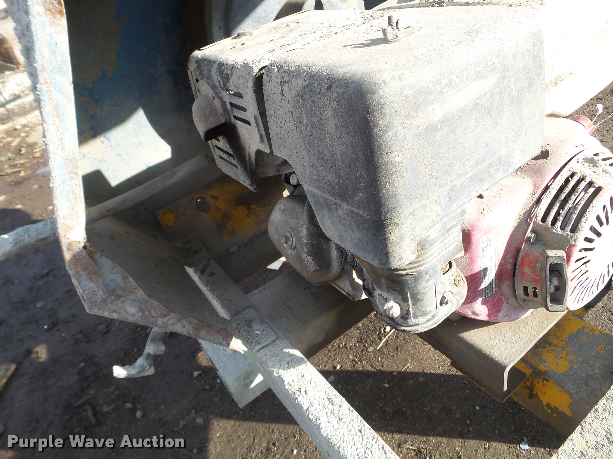 Cement mixer in Rochester, MN Item DX9666 sold Purple Wave