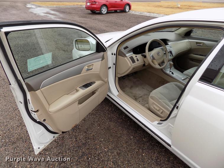 image for item DB9048 2006 Toyota Avalon XL