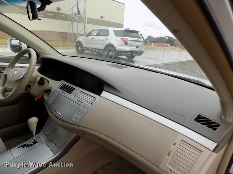 image for item DB9048 2006 Toyota Avalon XL