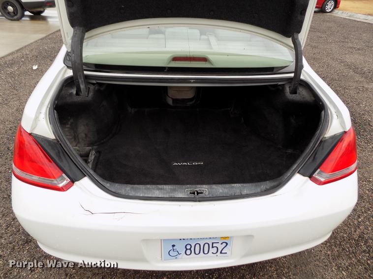 image for item DB9048 2006 Toyota Avalon XL