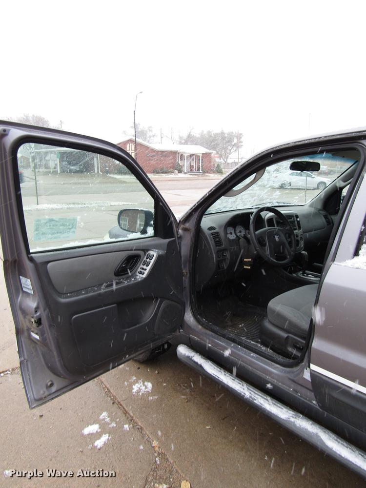 image for item DD3812 2007 Ford Escape SUV