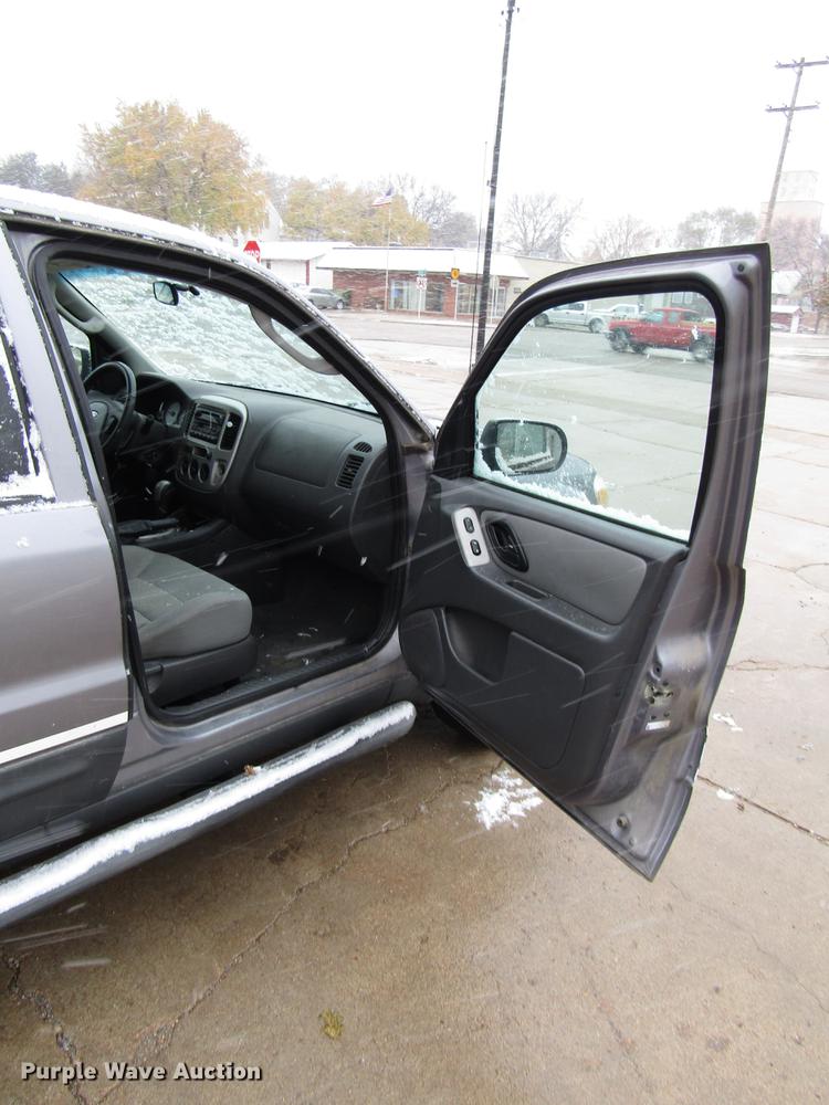 image for item DD3812 2007 Ford Escape SUV