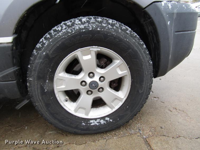 image for item DD3812 2007 Ford Escape SUV
