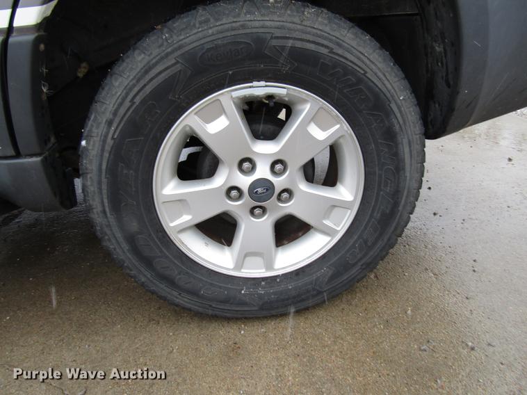 image for item DD3812 2007 Ford Escape SUV