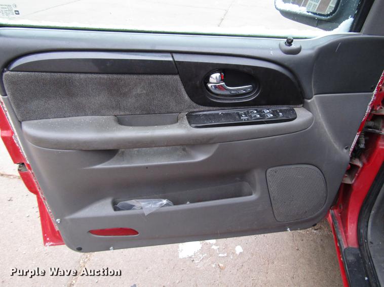 image for item DD3813 2002 GMC Envoy SUV