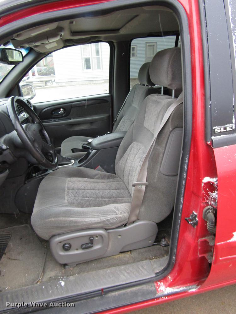 image for item DD3813 2002 GMC Envoy SUV