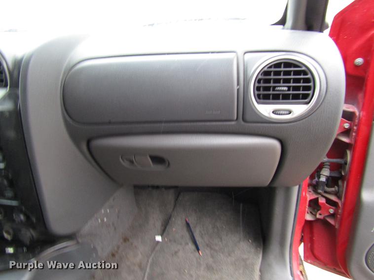 image for item DD3813 2002 GMC Envoy SUV