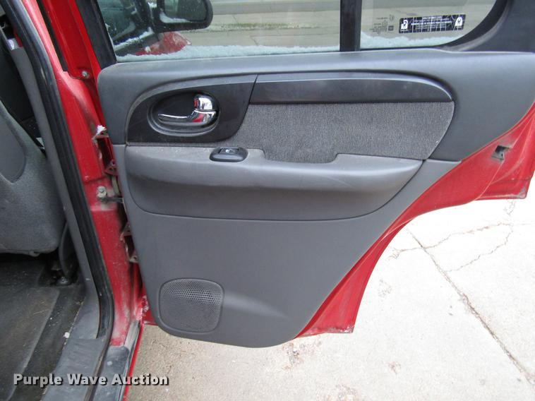 image for item DD3813 2002 GMC Envoy SUV