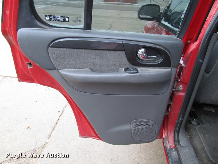 image for item DD3813 2002 GMC Envoy SUV