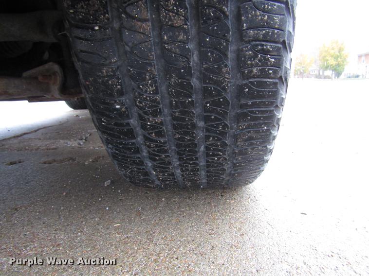 image for item DD3813 2002 GMC Envoy SUV