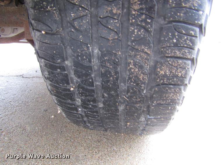 image for item DD3813 2002 GMC Envoy SUV