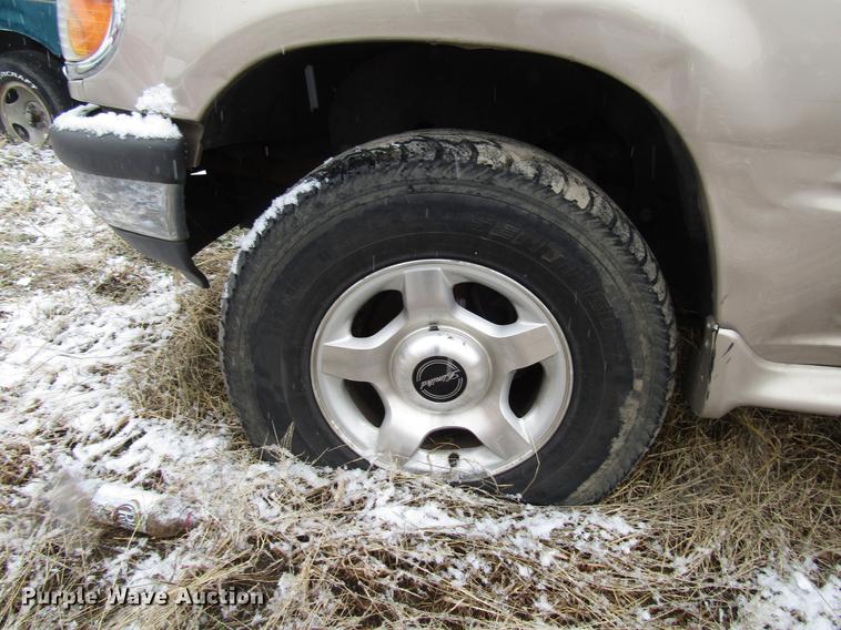 image for item DD3815 1998 Ford Explorer SUV