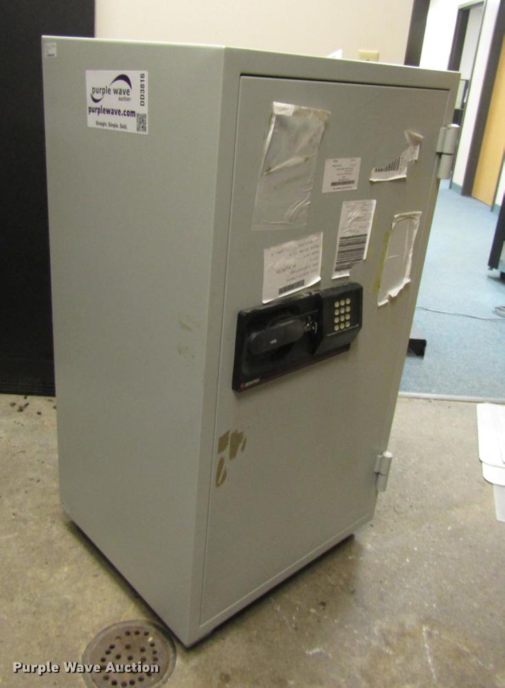 image for item DD3816 Sentry safe