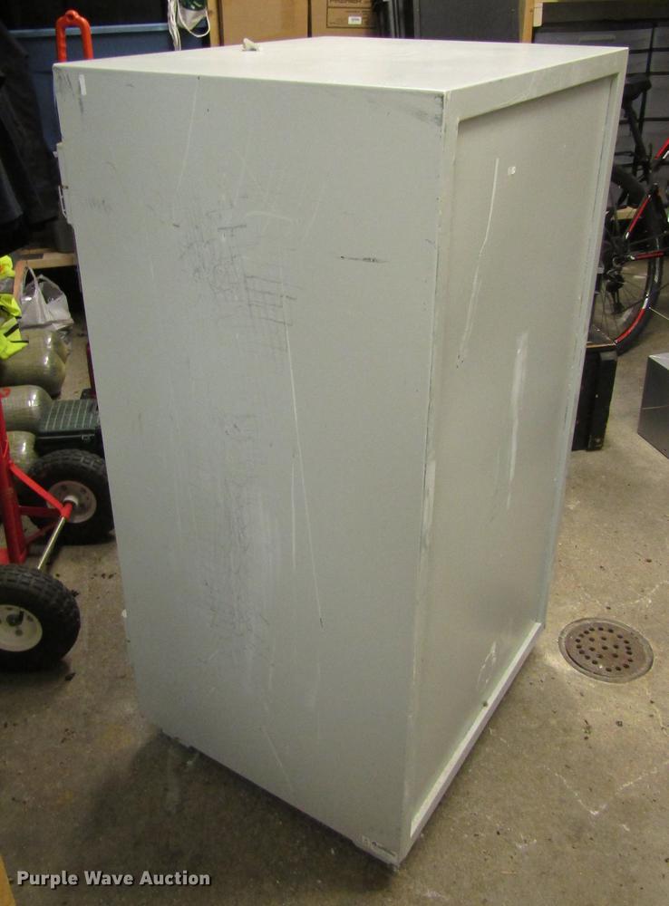 image for item DD3816 Sentry safe