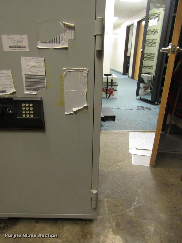 image for item DD3816 Sentry safe