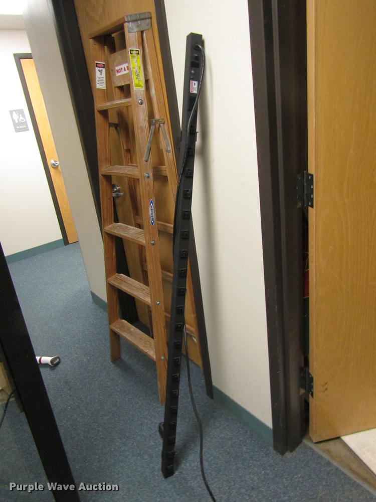 image for item DD3818 Electronic cabinet