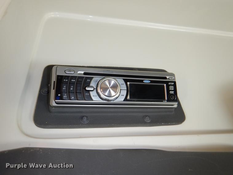 image for item DD8957 2001 Ford Econoline E450 Super Duty shuttle bus