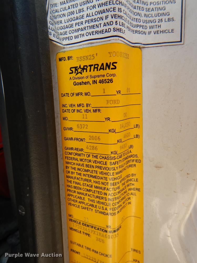 image for item DD8957 2001 Ford Econoline E450 Super Duty shuttle bus