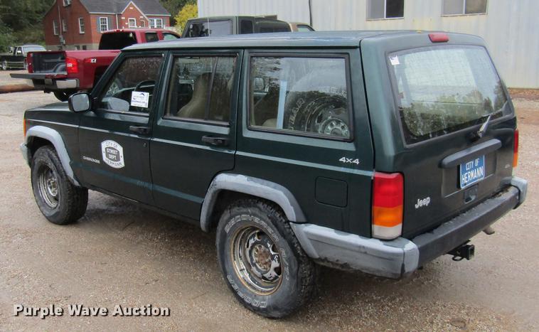 image for item DE5883 1999 Jeep Cherokee SUV