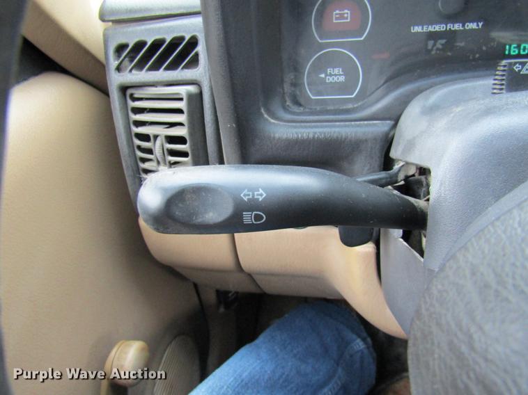 image for item DE5883 1999 Jeep Cherokee SUV