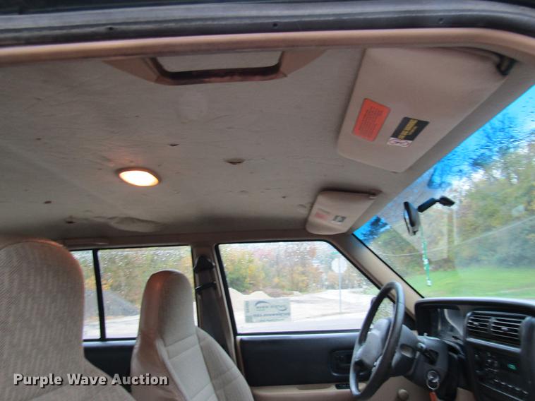 image for item DE5883 1999 Jeep Cherokee SUV