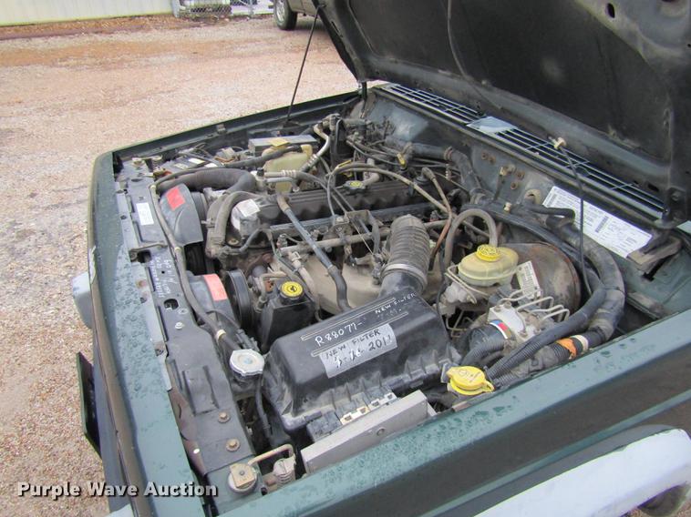 image for item DE5883 1999 Jeep Cherokee SUV