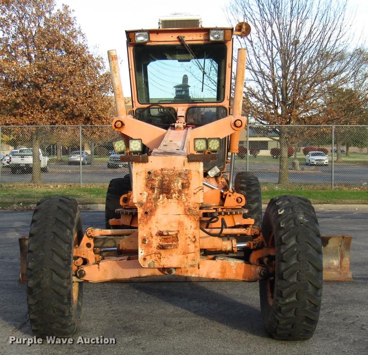 image for item DE5895 1993 Champion 720A motor grader