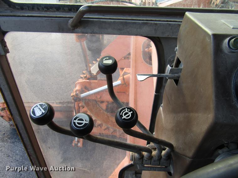 image for item DE5895 1993 Champion 720A motor grader