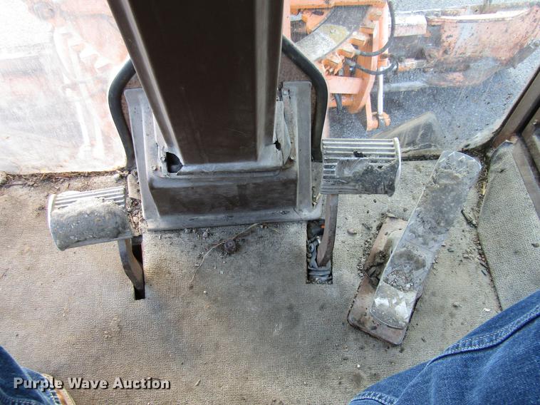 image for item DE5895 1993 Champion 720A motor grader