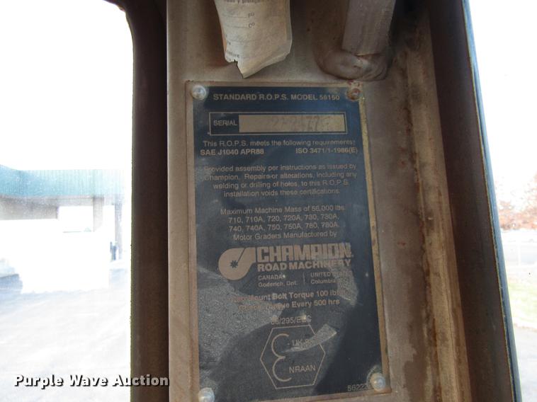 image for item DE5895 1993 Champion 720A motor grader